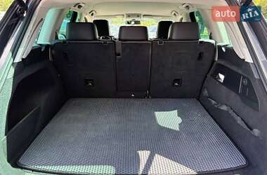 Внедорожник / Кроссовер Volkswagen Touareg 2012 в 
