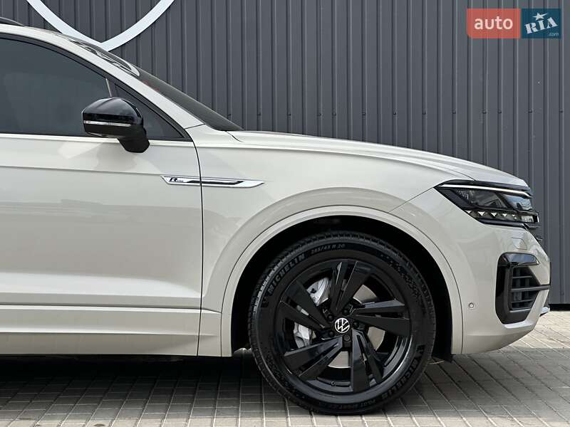 Позашляховик / Кросовер Volkswagen Touareg 2020 в Мукачевому