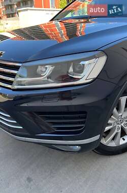 Внедорожник / Кроссовер Volkswagen Touareg 2016 в 