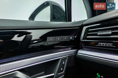 Позашляховик / Кросовер Volkswagen Touareg 2022 в 