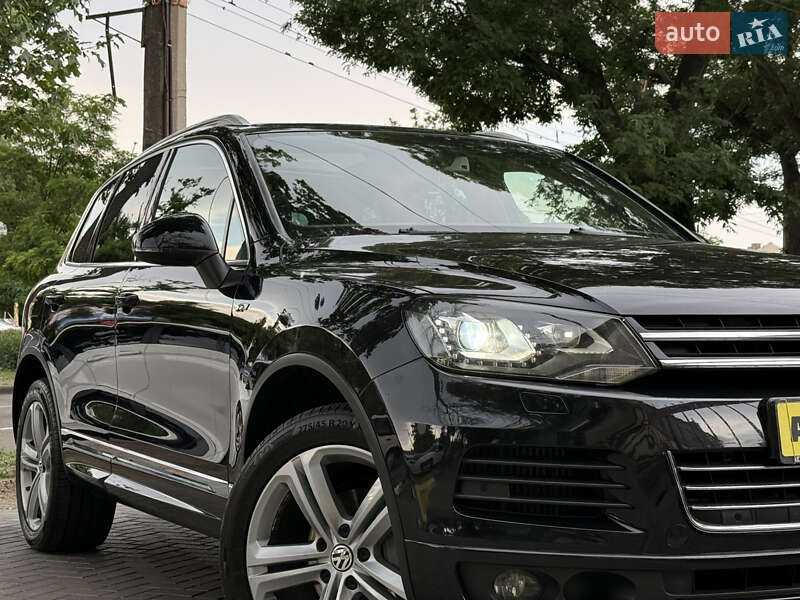 Позашляховик / Кросовер Volkswagen Touareg 2014 в Миколаєві