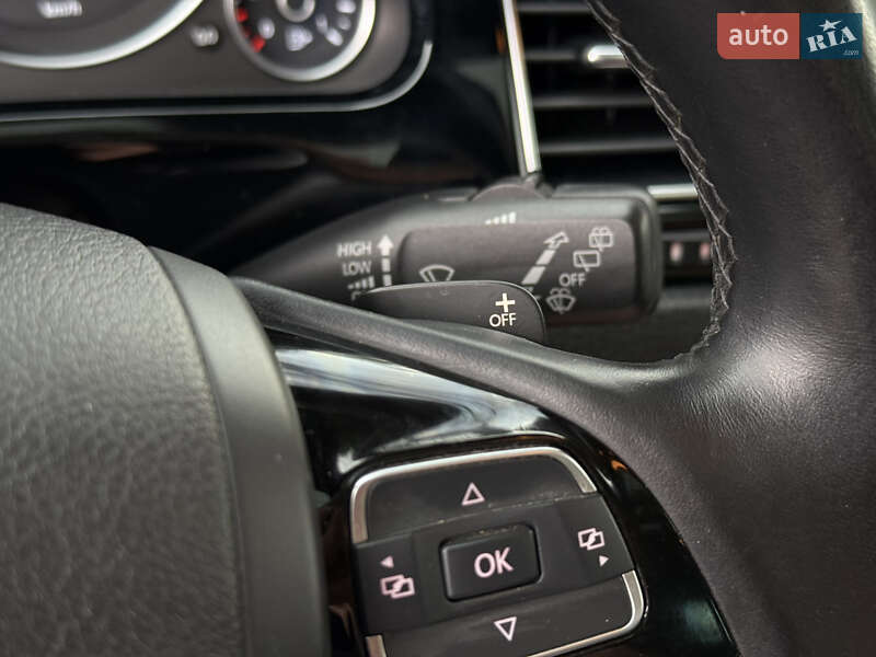 Позашляховик / Кросовер Volkswagen Touareg 2014 в Миколаєві