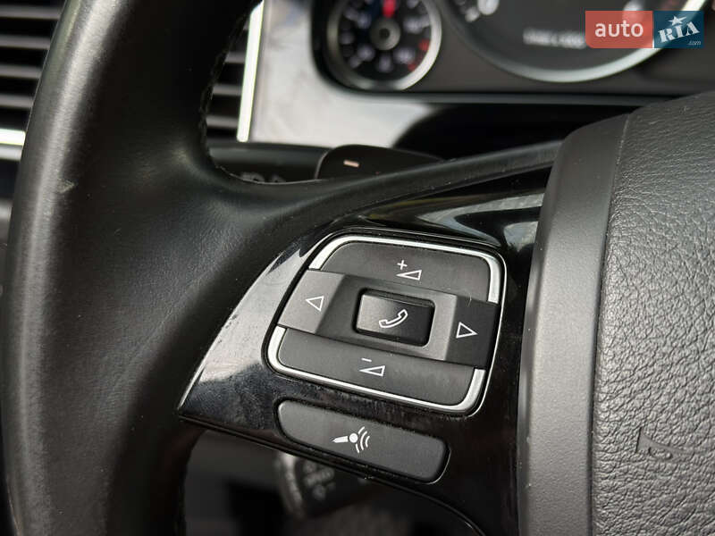 Позашляховик / Кросовер Volkswagen Touareg 2014 в Миколаєві