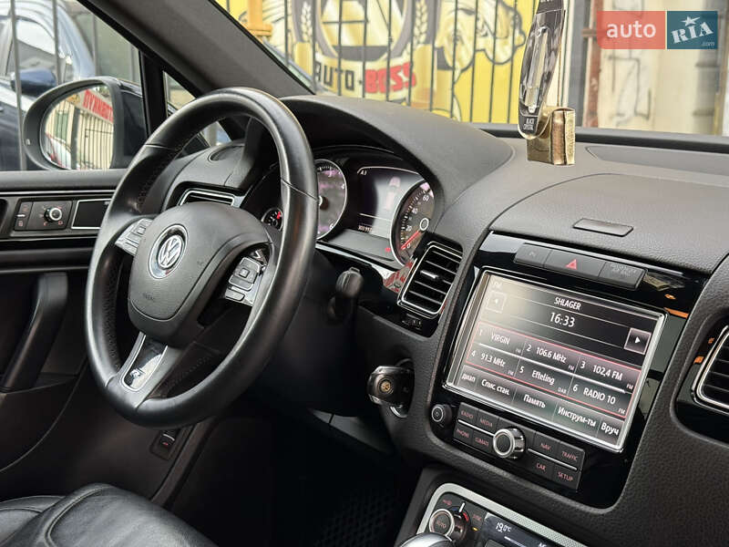Позашляховик / Кросовер Volkswagen Touareg 2014 в Миколаєві