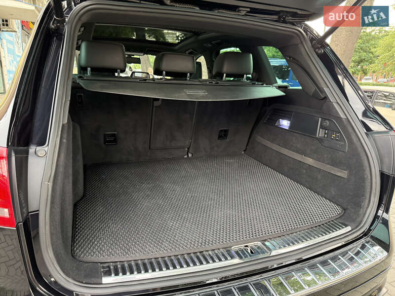Позашляховик / Кросовер Volkswagen Touareg 2014 в Миколаєві