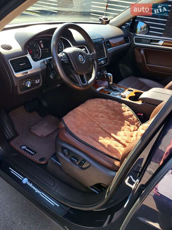 Позашляховик / Кросовер Volkswagen Touareg 2012 в Опішне