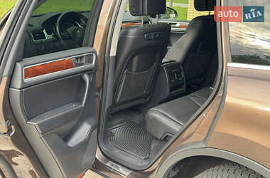 Внедорожник / Кроссовер Volkswagen Touareg 2012 в 