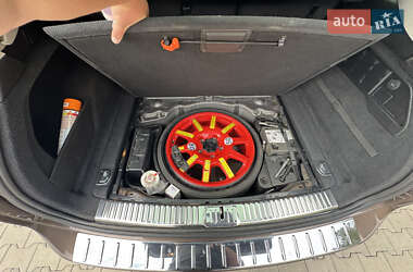 Внедорожник / Кроссовер Volkswagen Touareg 2012 в 