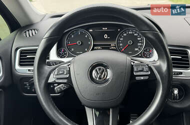 Внедорожник / Кроссовер Volkswagen Touareg 2012 в 