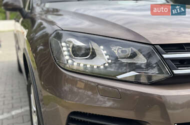 Внедорожник / Кроссовер Volkswagen Touareg 2012 в 