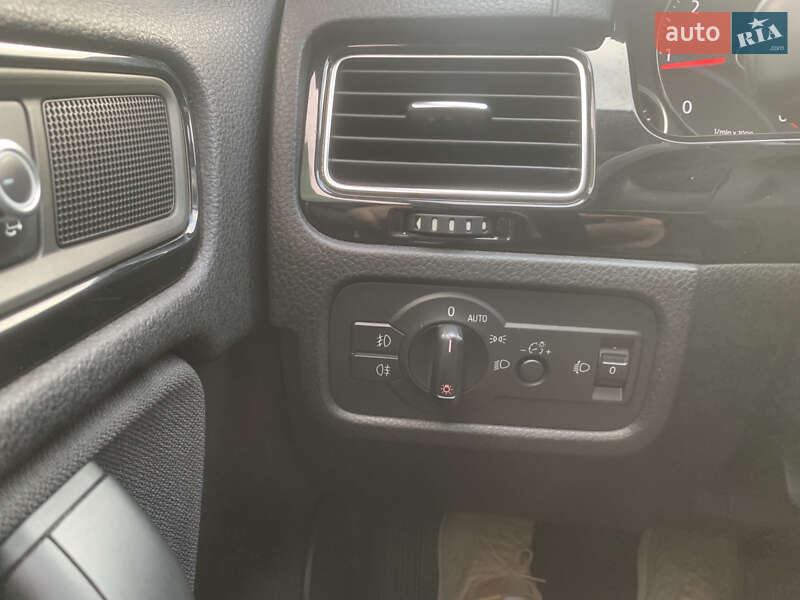 Позашляховик / Кросовер Volkswagen Touareg 2013 в Рівному фото 22 Позашляховик / Кросовер Volkswagen Touareg 2013 в Рівному