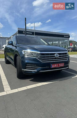 Внедорожник / Кроссовер Volkswagen Touareg 2019 в Мукачево