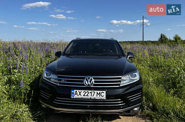 Внедорожник / Кроссовер Volkswagen Touareg 2015 в Львове