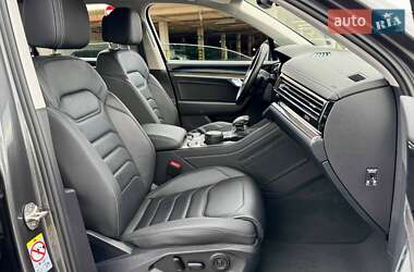 Внедорожник / Кроссовер Volkswagen Touareg 2021 в 