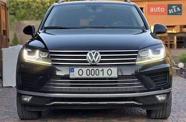 Внедорожник / Кроссовер Volkswagen Touareg 2015 в 