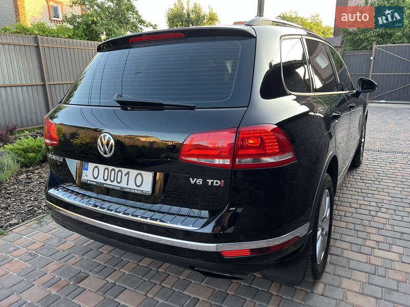 Внедорожник / Кроссовер Volkswagen Touareg 2015 в Кривом Роге