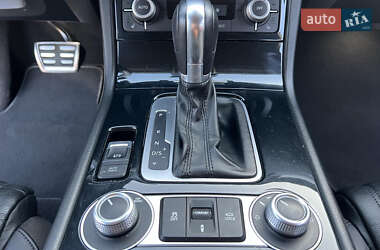 Внедорожник / Кроссовер Volkswagen Touareg 2015 в 