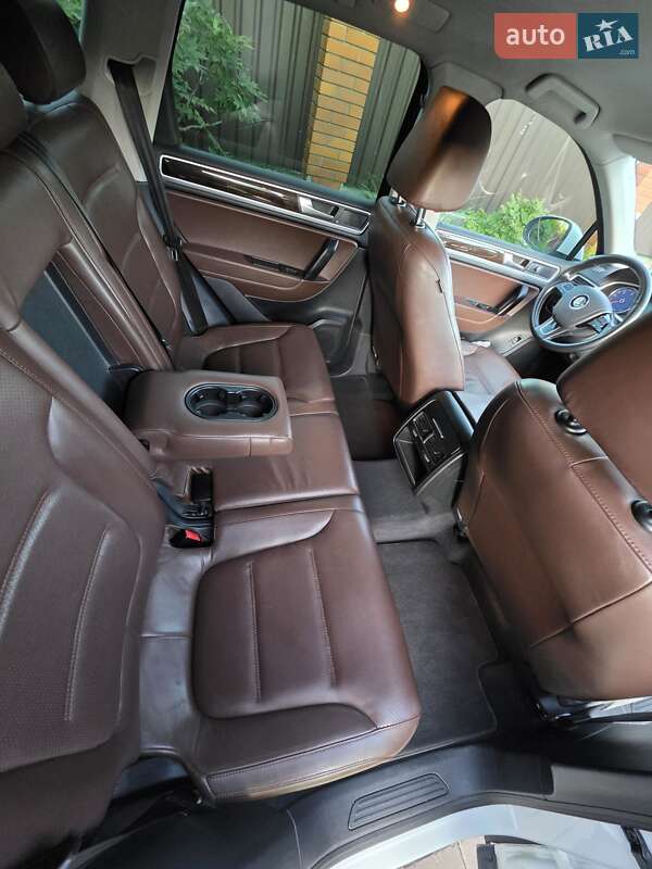 Внедорожник / Кроссовер Volkswagen Touareg 2013 в Киеве фото 11 Внедорожник / Кроссовер Volkswagen Touareg 2013 в Киеве