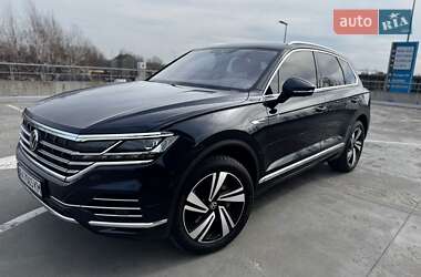 Внедорожник / Кроссовер Volkswagen Touareg 2021 в Киеве