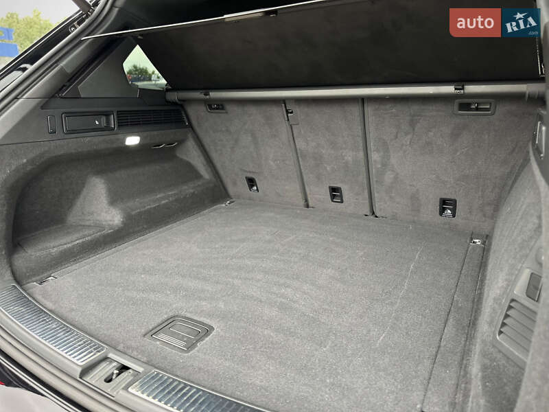Внедорожник / Кроссовер Volkswagen Touareg 2020 в Киеве