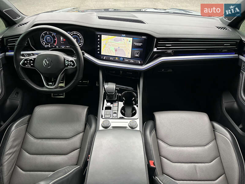 Внедорожник / Кроссовер Volkswagen Touareg 2020 в Киеве