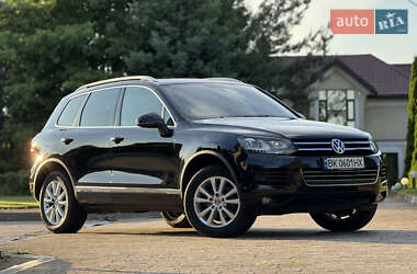 Внедорожник / Кроссовер Volkswagen Touareg 2012 в 