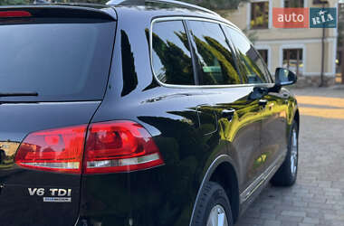 Внедорожник / Кроссовер Volkswagen Touareg 2012 в 