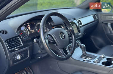 Внедорожник / Кроссовер Volkswagen Touareg 2012 в 