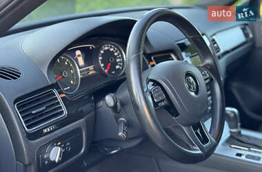 Внедорожник / Кроссовер Volkswagen Touareg 2012 в 
