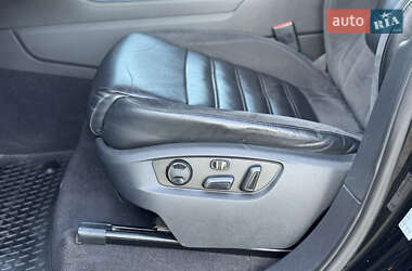 Внедорожник / Кроссовер Volkswagen Touareg 2012 в 