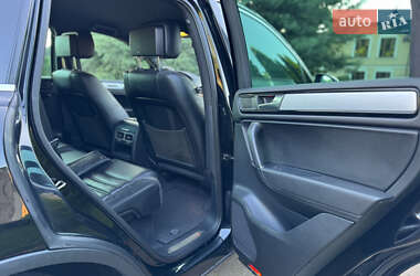 Внедорожник / Кроссовер Volkswagen Touareg 2012 в 