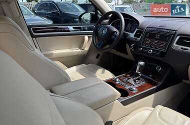Позашляховик / Кросовер Volkswagen Touareg 2015 в 