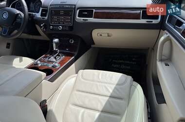 Позашляховик / Кросовер Volkswagen Touareg 2015 в 