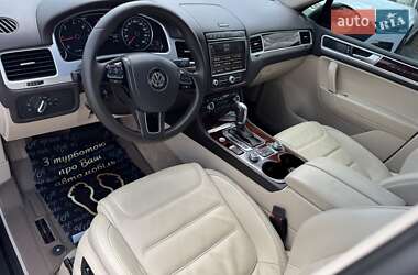 Позашляховик / Кросовер Volkswagen Touareg 2015 в 