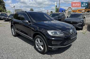 Внедорожник / Кроссовер Volkswagen Touareg 2015 в Тернополе