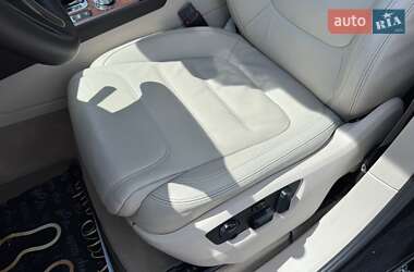 Позашляховик / Кросовер Volkswagen Touareg 2015 в 