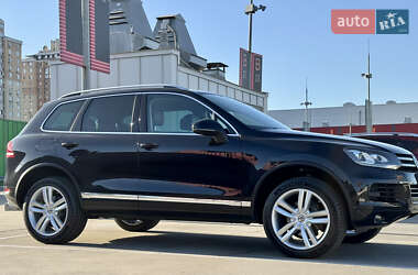 Позашляховик / Кросовер Volkswagen Touareg 2012 в Києві