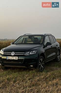 Позашляховик / Кросовер Volkswagen Touareg 2011 в Хмельницькому