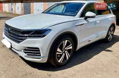Внедорожник / Кроссовер Volkswagen Touareg 2020 в Киеве