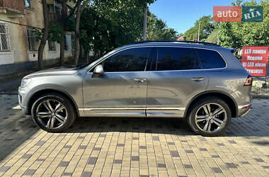 Внедорожник / Кроссовер Volkswagen Touareg 2015 в Николаеве