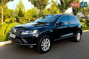 Позашляховик / Кросовер Volkswagen Touareg 2014 в Києві