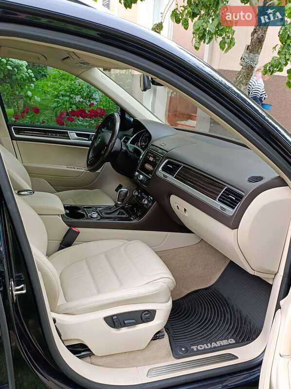 Внедорожник / Кроссовер Volkswagen Touareg 2014 в Киеве фото 13 Внедорожник / Кроссовер Volkswagen Touareg 2014 в Киеве