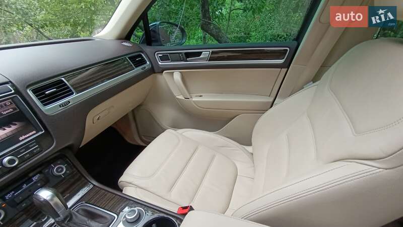 Внедорожник / Кроссовер Volkswagen Touareg 2014 в Киеве фото 16 Внедорожник / Кроссовер Volkswagen Touareg 2014 в Киеве