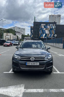 Внедорожник / Кроссовер Volkswagen Touareg 2011 в Киеве