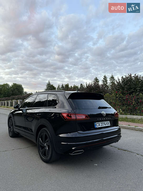 Позашляховик / Кросовер Volkswagen Touareg 2019 в Умані
