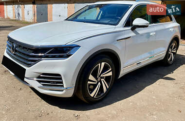 Внедорожник / Кроссовер Volkswagen Touareg 2020 в Киеве