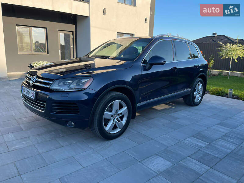Внедорожник / Кроссовер Volkswagen Touareg 2014 в Киеве