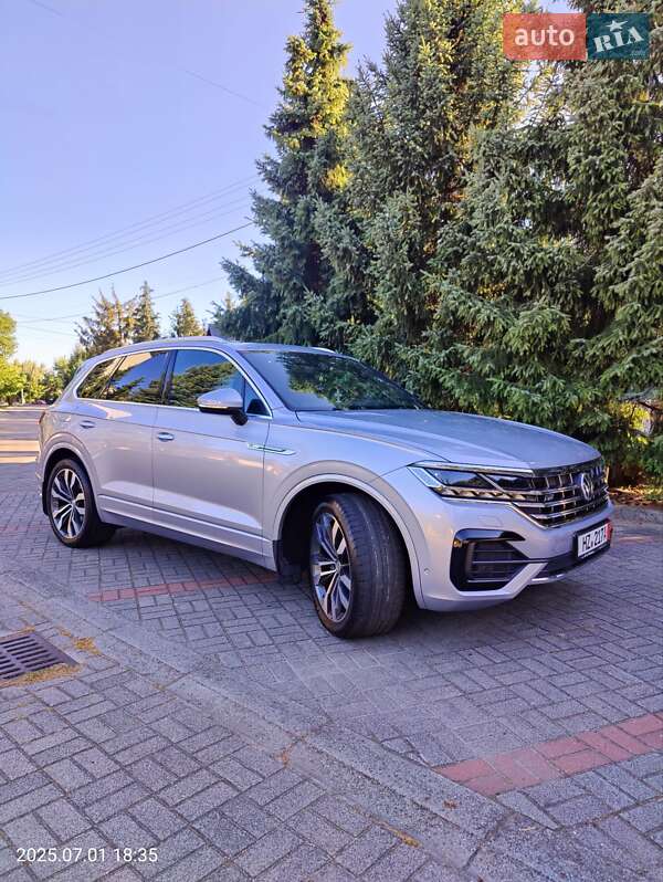 Внедорожник / Кроссовер Volkswagen Touareg 2018 в Мостиске