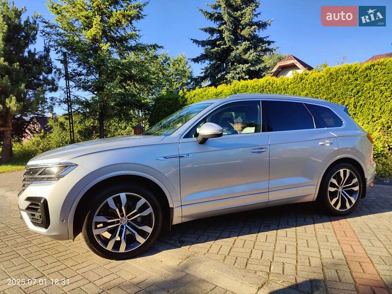Внедорожник / Кроссовер Volkswagen Touareg 2018 в Мостиске