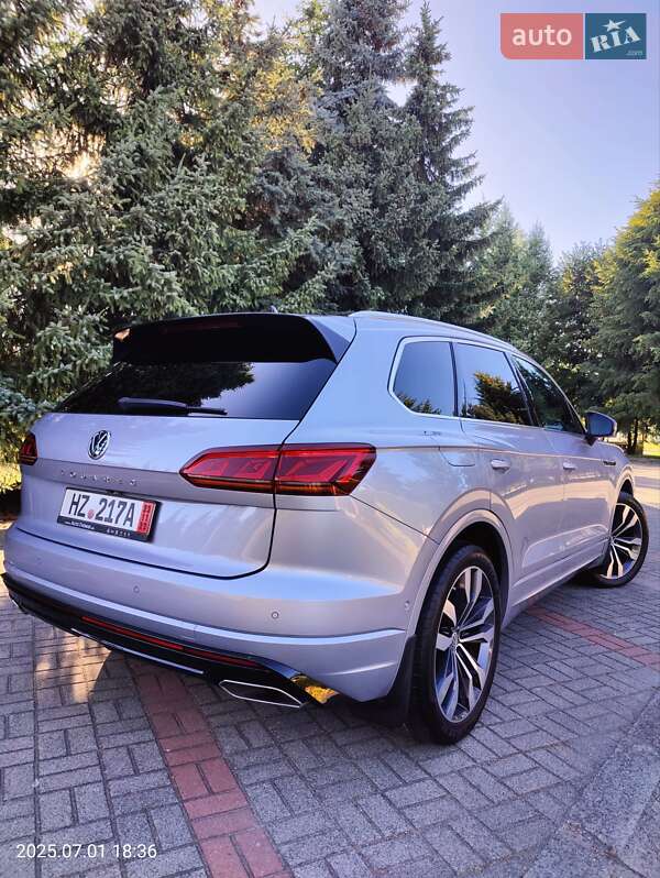 Внедорожник / Кроссовер Volkswagen Touareg 2018 в Мостиске